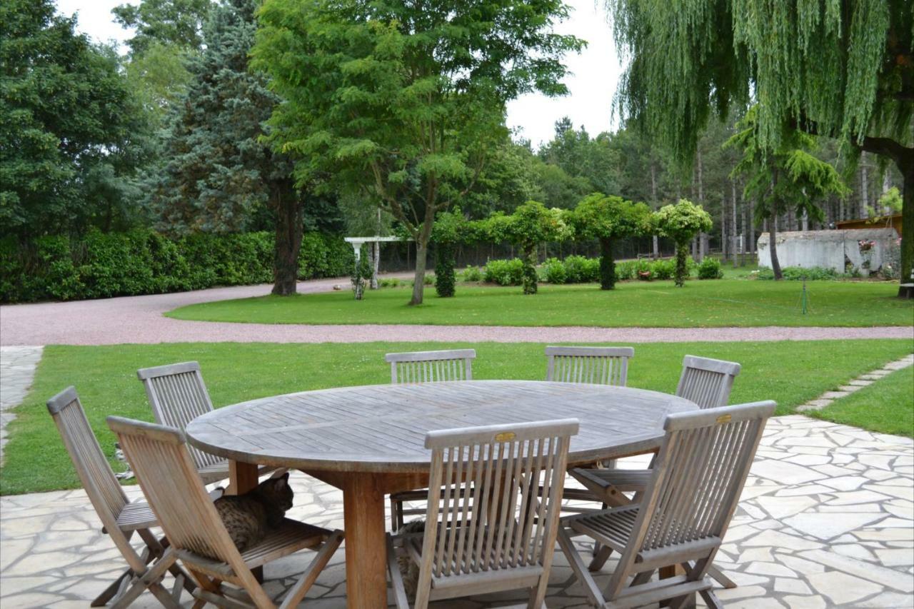 Bed and Breakfast Le Domaine Des Bois Mauzé-Thouarsais Exteriér fotografie